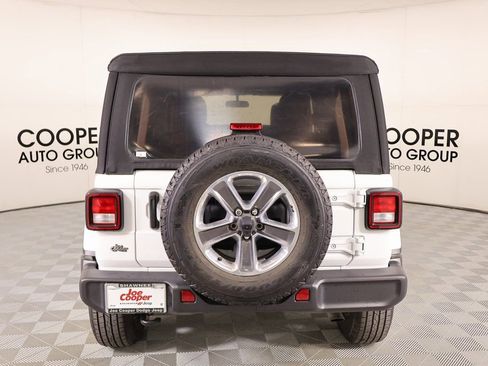 Used 2021 Jeep Wrangler Unlimited Sahara w/ Cold Weather Group AWD/4WD image 21