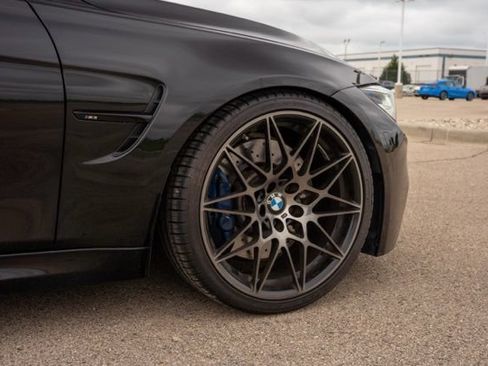Used 2018 BMW M3 RWD image 9