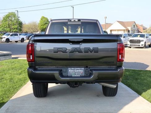 Used 2025 RAM 2500 Laramie AWD/4WD image 38