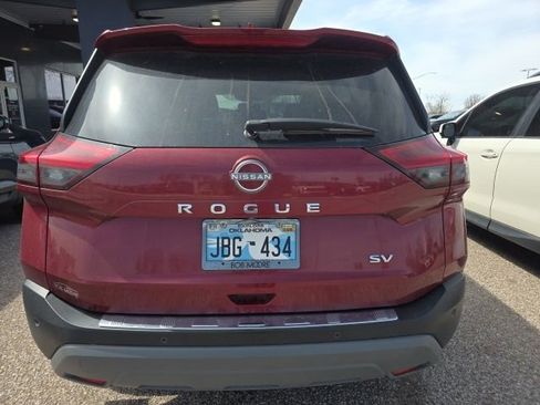 Used 2023 Nissan Rogue SV image 4