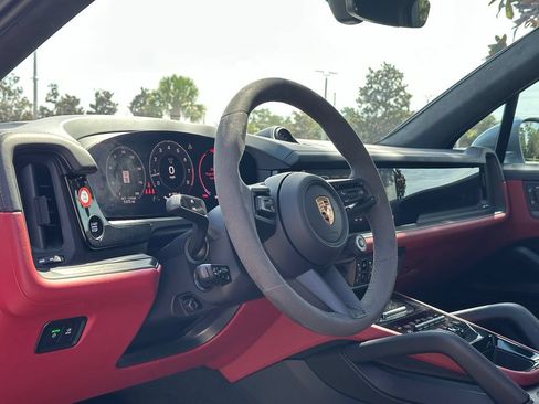 Certified 2026 Porsche Cayenne GTS AWD/4WD image 4