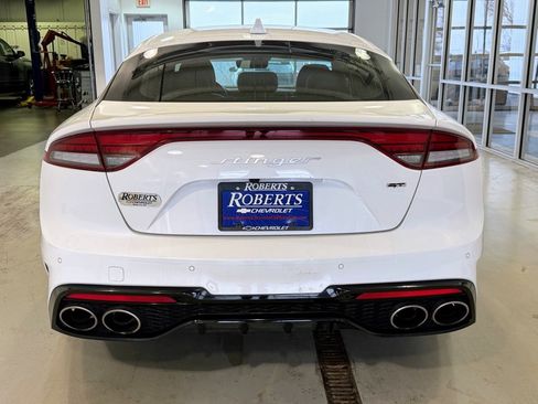 Used 2023 Kia Stinger GT2 image 4