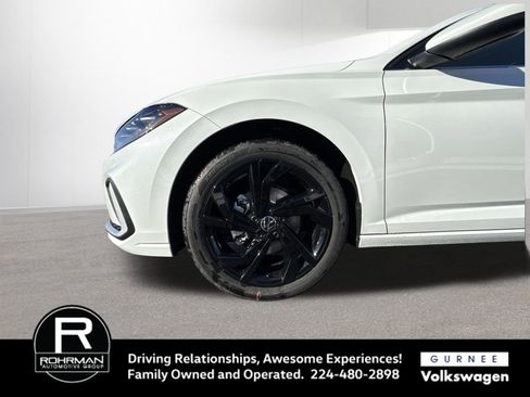 New 2026 Volkswagen Jetta SE image 12