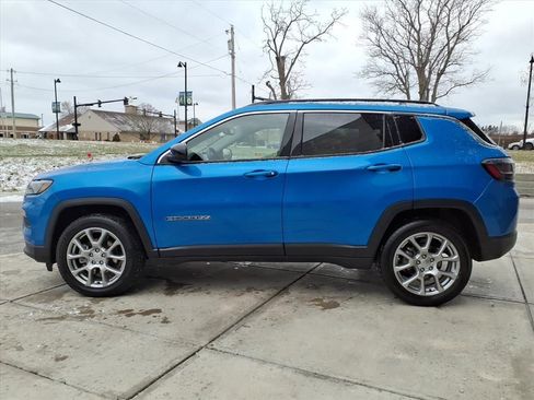 Used 2022 Jeep Compass Latitude w/ Sun and Sound Group image 4