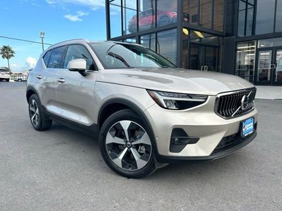 Used 2023 Volvo XC40 B5 Plus w/ Driver Assist Package