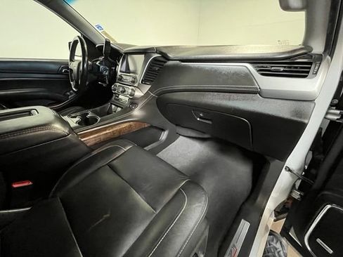 Used 2019 Chevrolet Tahoe LT w/ Off-Road Package AWD/4WD image 10