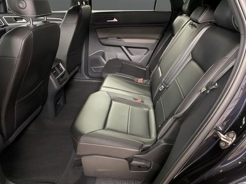 Used 2023 Volkswagen Atlas Cross Sport SEL R-Line image 31