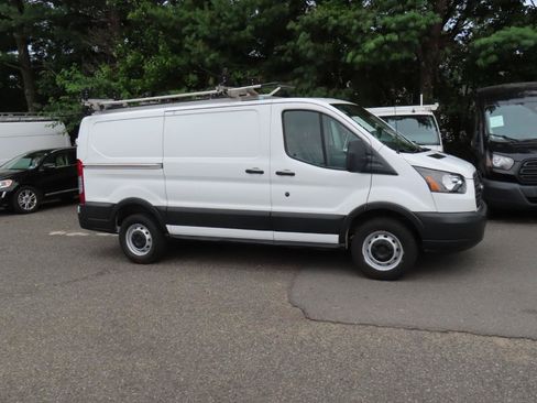 Used 2018 Ford Transit 250 130 Low Roof RWD image 21