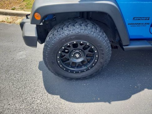 Used 2015 Jeep Wrangler Unlimited Sport w/ Quick Order Package 24S AWD/4WD image 29