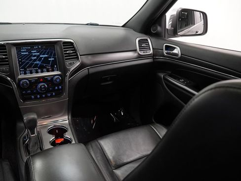 Used 2018 Jeep Grand Cherokee Limited AWD/4WD image 16