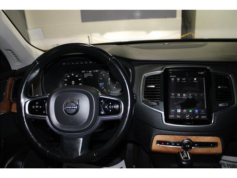 Used 2021 Volvo XC90 T5 Momentum w/ Protection Package Premier image 35