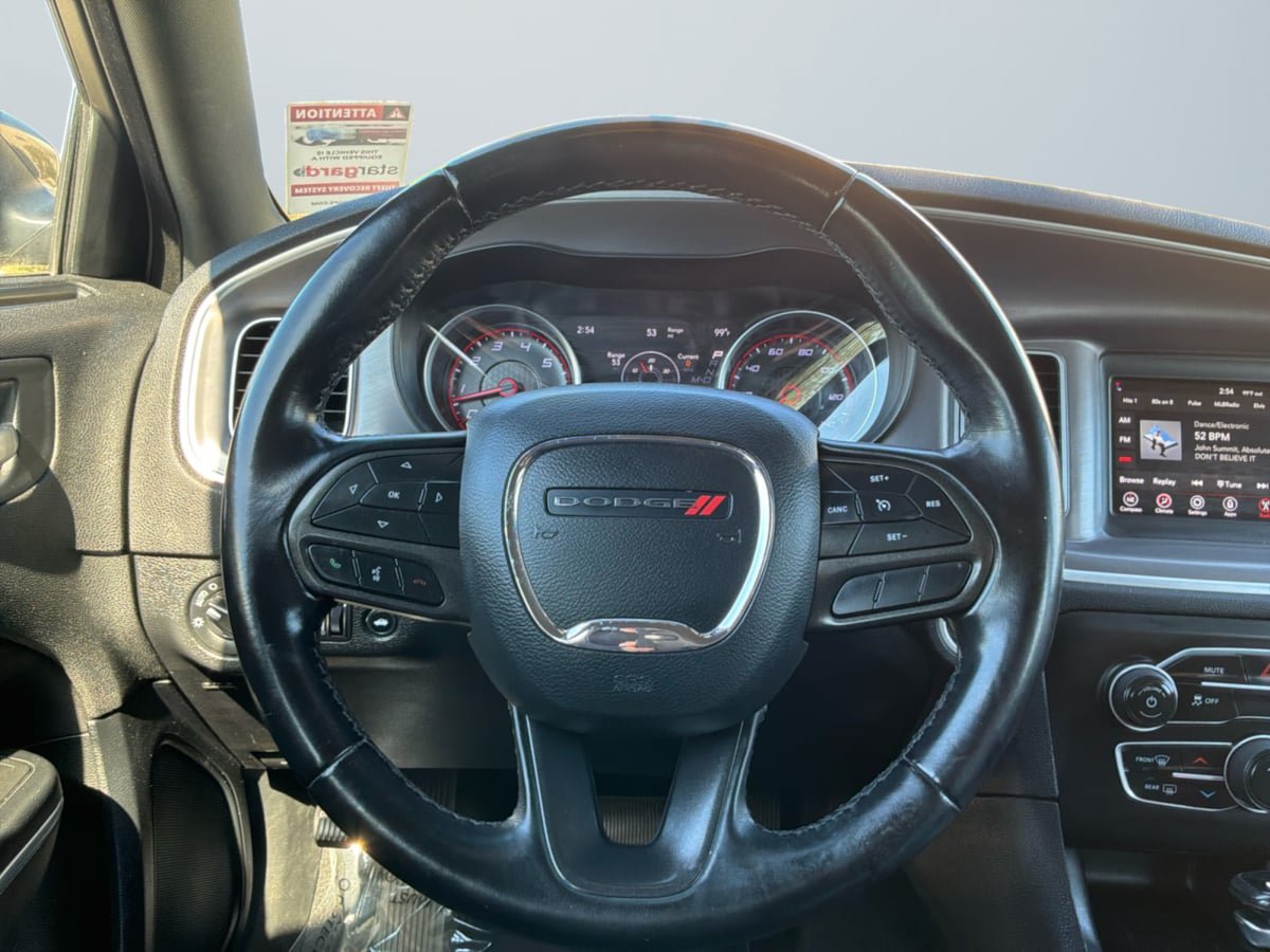 Used 2022 Dodge Charger SXT RWD image 11