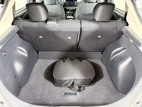 Used 2019 Nissan Leaf SV w/ SV Technology Package FWD image 15