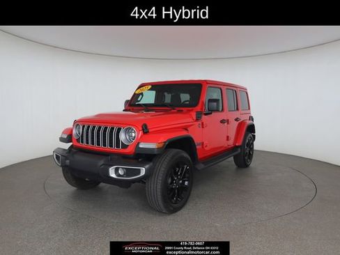 Used 2025 Jeep Wrangler Unlimited Sahara AWD/4WD image 2
