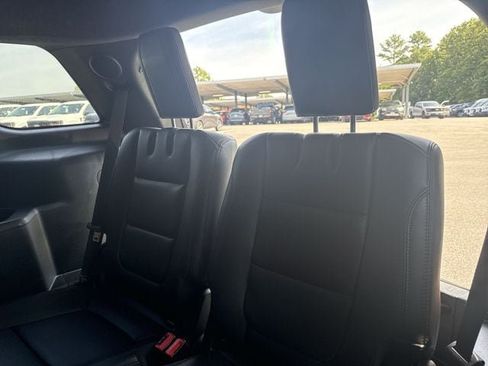 Used 2018 Ford Explorer Sport w/ Ford Safe & Smart Package AWD/4WD image 23