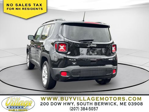 Used 2018 Jeep Renegade Latitude w/ Cold Weather Group AWD/4WD image 3
