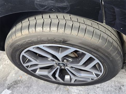 Used 2023 Land Rover Range Rover Evoque R-Dynamic S image 7