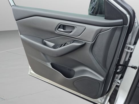 Certified 2025 Nissan Rogue S FWD image 23