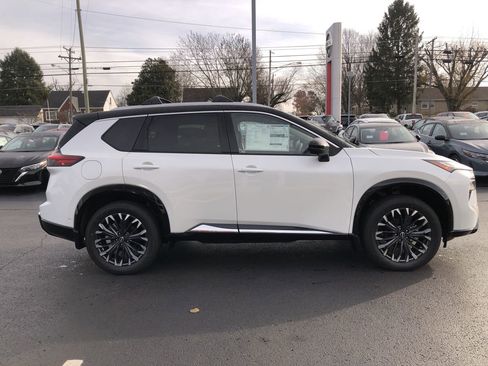 New 2026 Nissan Rogue Platinum w/ Platinum Premium Package image 14