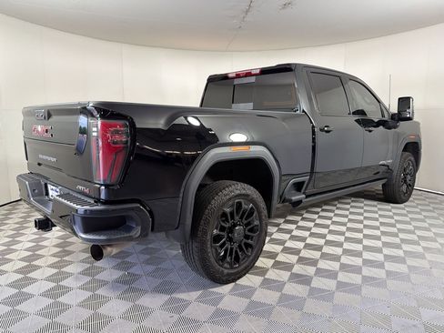 Used 2025 GMC Sierra 2500 AT4 w/ AT4 Premium Plus Package AWD/4WD image 9