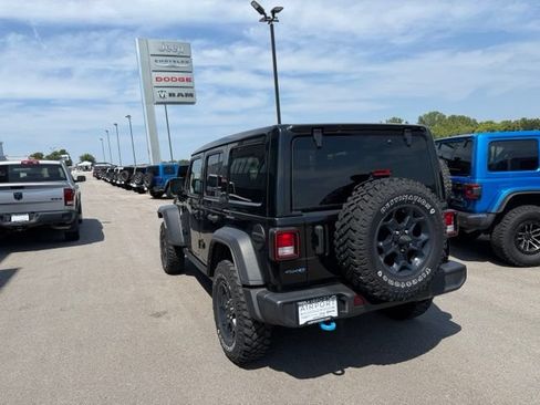 Used 2023 Jeep Wrangler Unlimited w/ Sun & Screen Package AWD/4WD image 4