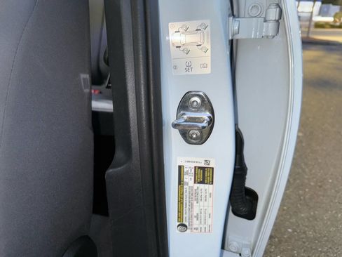 Used 2021 Volkswagen ID.4 Pro w/ ID.4 Protection Package image 29