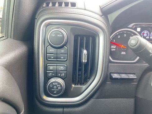 Used 2020 Chevrolet Silverado 1500 High Country w/ Technology Package AWD/4WD image 18