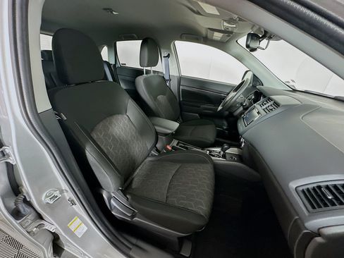 Used 2025 Mitsubishi Outlander Sport AWD image 28