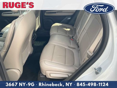 Used 2022 Lincoln Corsair AWD w/ Premium Package image 15