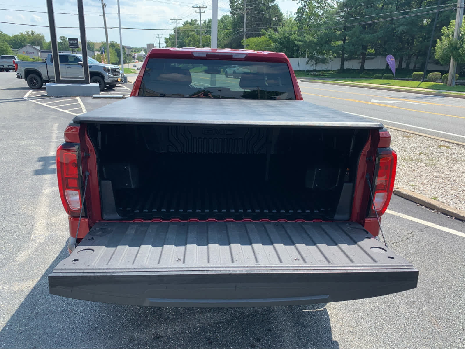 Used 2024 GMC Sierra 1500 Elevation AWD/4WD image 5