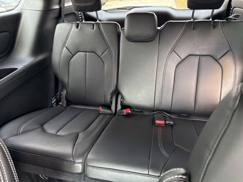 New 2026 Chrysler Voyager LX image 18