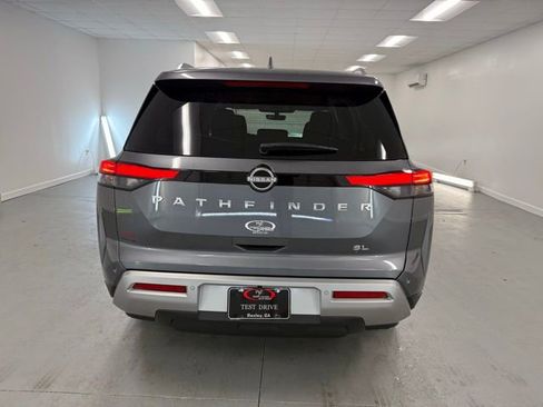 New 2025 Nissan Pathfinder SL image 6