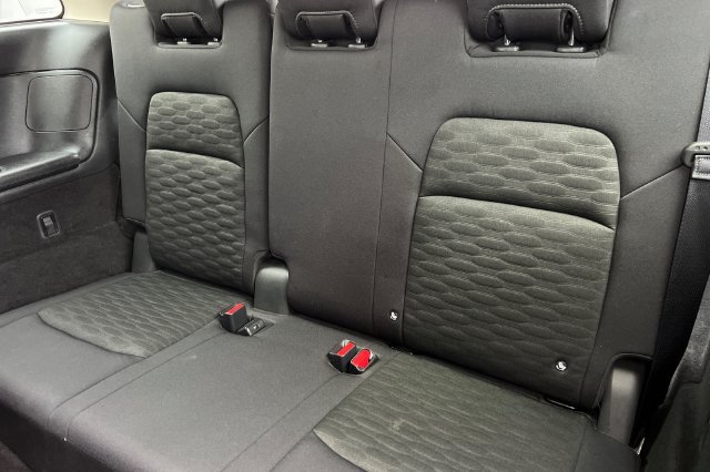 Used 2024 Nissan Pathfinder SV FWD image 19