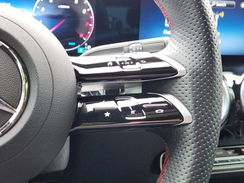 Used 2025 Mercedes-Benz GLA 250 image 21