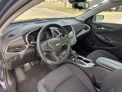 Used 2025 Chevrolet Malibu LT image 12