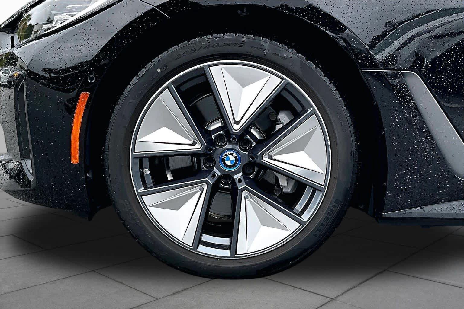 Used 2023 BMW i4 eDrive35 w/ Premium Package RWD image 10