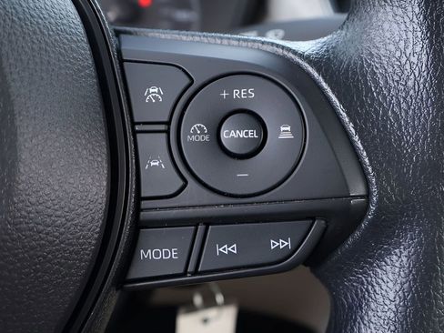 Certified 2023 Toyota Corolla Cross L image 18