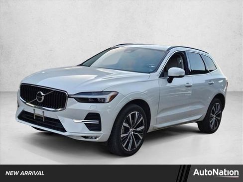 Used 2022 Volvo XC60 B5 Momentum w/ Climate Package image 1