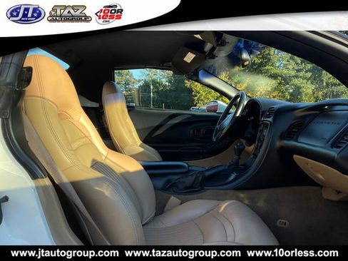 Used 2002 Chevrolet Corvette Convertible w/ Preferred Equipment Group2 RWD image 11