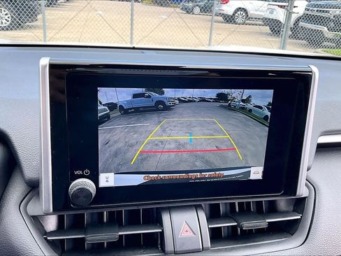 Used 2025 Toyota RAV4 XLE image 25