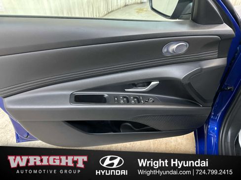 Certified 2025 Hyundai Elantra SEL FWD image 9