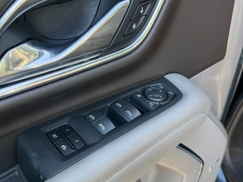 Used 2021 Chevrolet Tahoe Z71 w/ Z71 Off-Road Package image 15