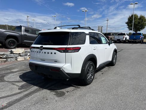 New 2025 Nissan Pathfinder SV w/ SV Premium Package image 3