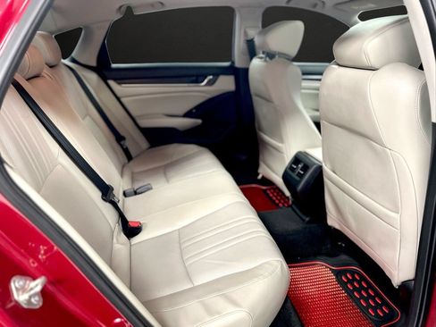 Used 2018 Honda Accord Touring image 17