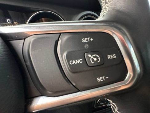 Used 2022 Jeep Wrangler Unlimited Sahara w/ Cold Weather Group AWD/4WD image 20