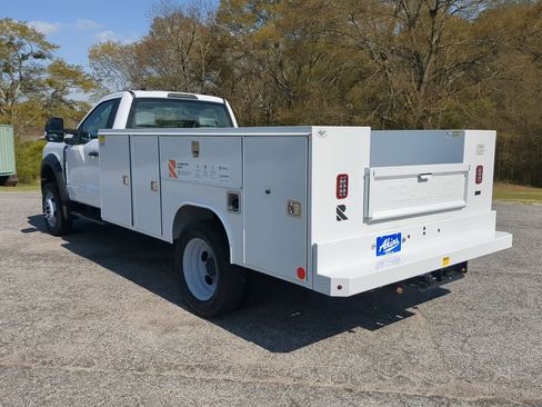 New 2025 Ford F550 4x4 Regular Cab Super Duty image 5