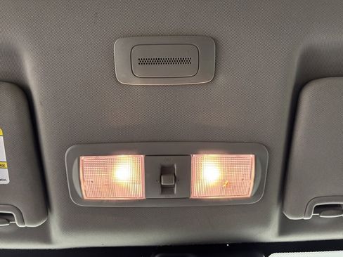 Used 2022 Nissan Frontier SV image 31