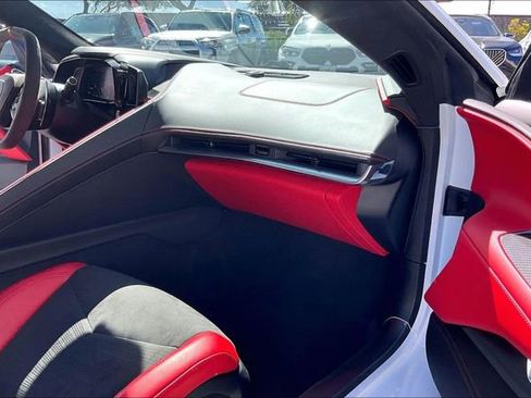 Used 2022 Chevrolet Corvette Stingray Premium Cpe w/ Z51 Performance Package image 15