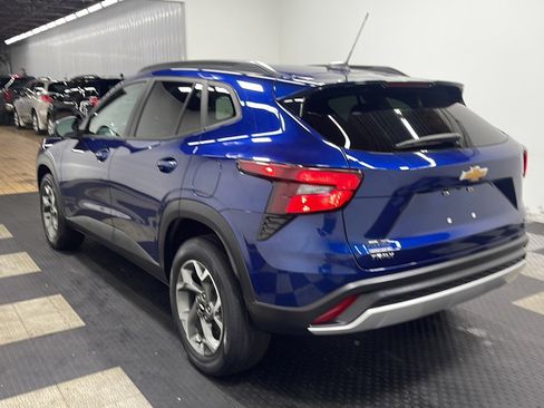 Used 2024 Chevrolet Trax LT w/ Driver Confidence Package FWD image 15