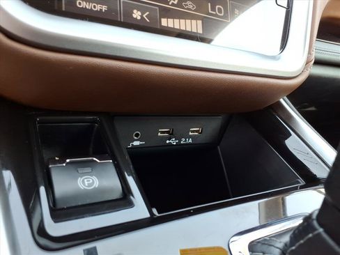 Used 2021 Subaru Outback Touring XT AWD/4WD image 18